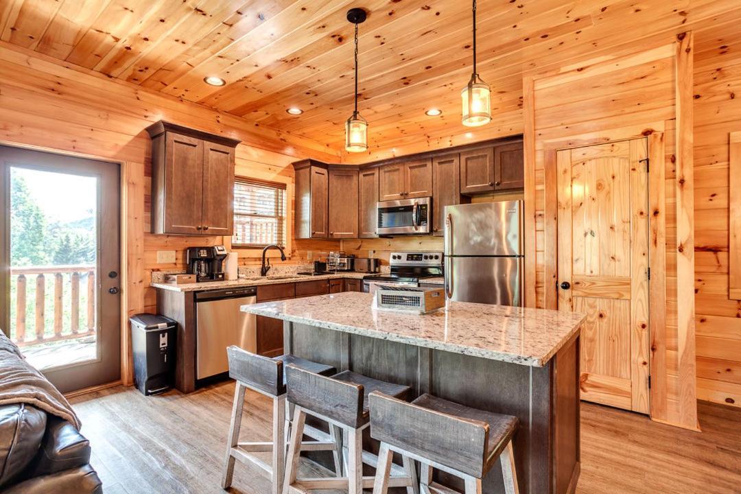 Gatlinburg Cabin With Private Hot Tub By Staycating מראה חיצוני תמונה