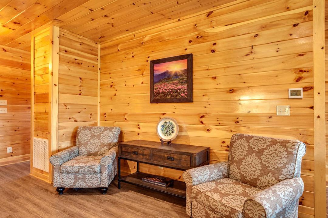 Gatlinburg Cabin With Private Hot Tub By Staycating מראה חיצוני תמונה