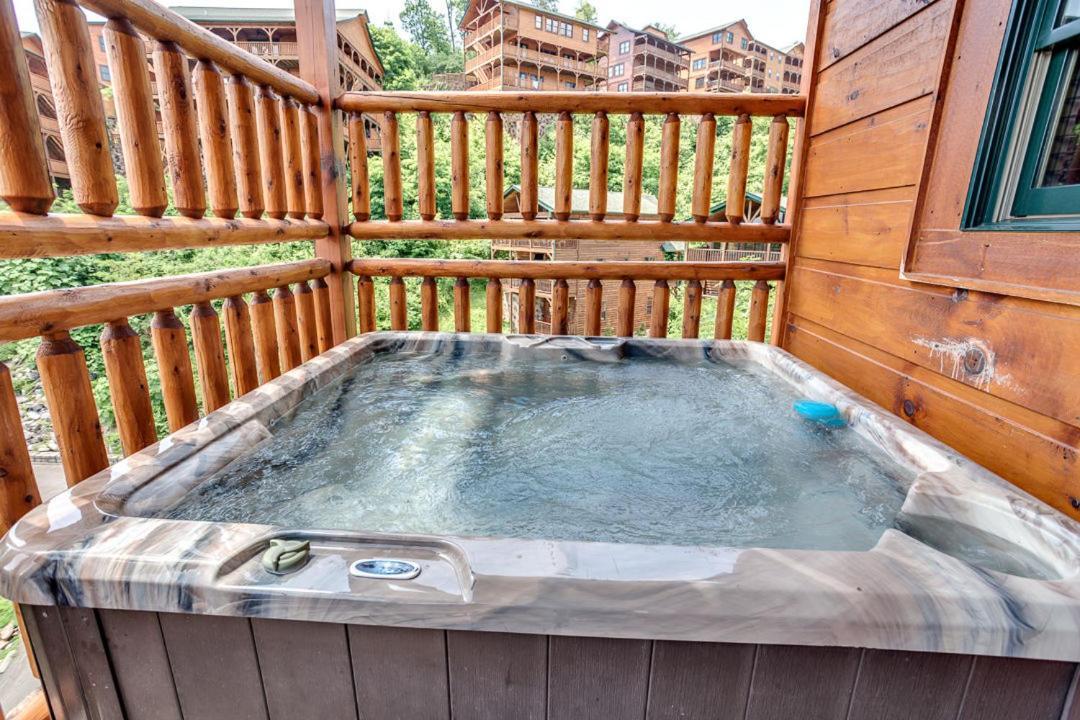 Gatlinburg Cabin With Private Hot Tub By Staycating מראה חיצוני תמונה