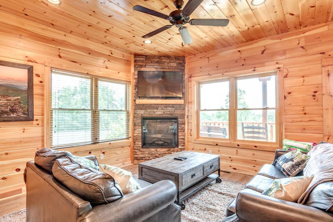 Gatlinburg Cabin With Private Hot Tub By Staycating מראה חיצוני תמונה