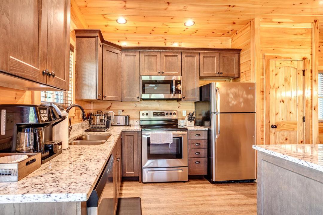 Gatlinburg Cabin With Private Hot Tub By Staycating מראה חיצוני תמונה