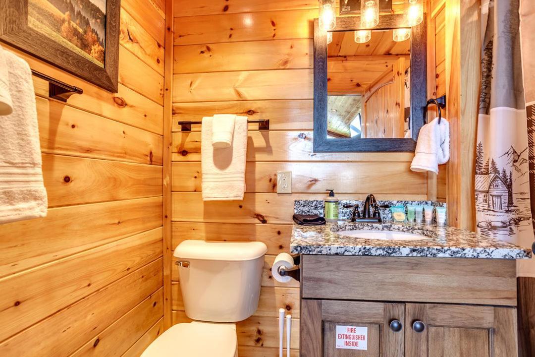 Gatlinburg Cabin With Private Hot Tub By Staycating מראה חיצוני תמונה