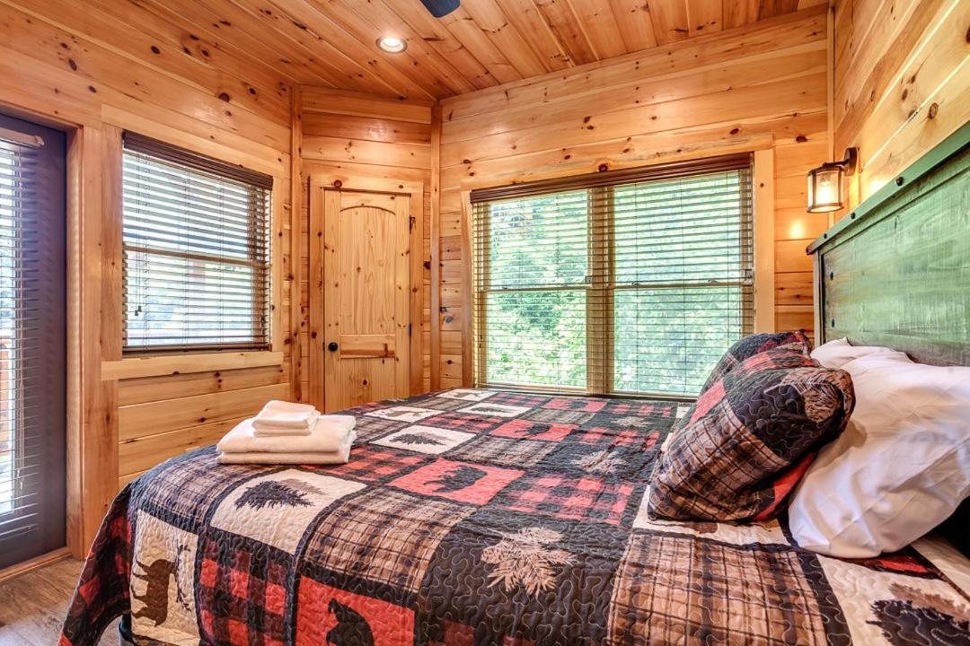 Gatlinburg Cabin With Private Hot Tub By Staycating מראה חיצוני תמונה