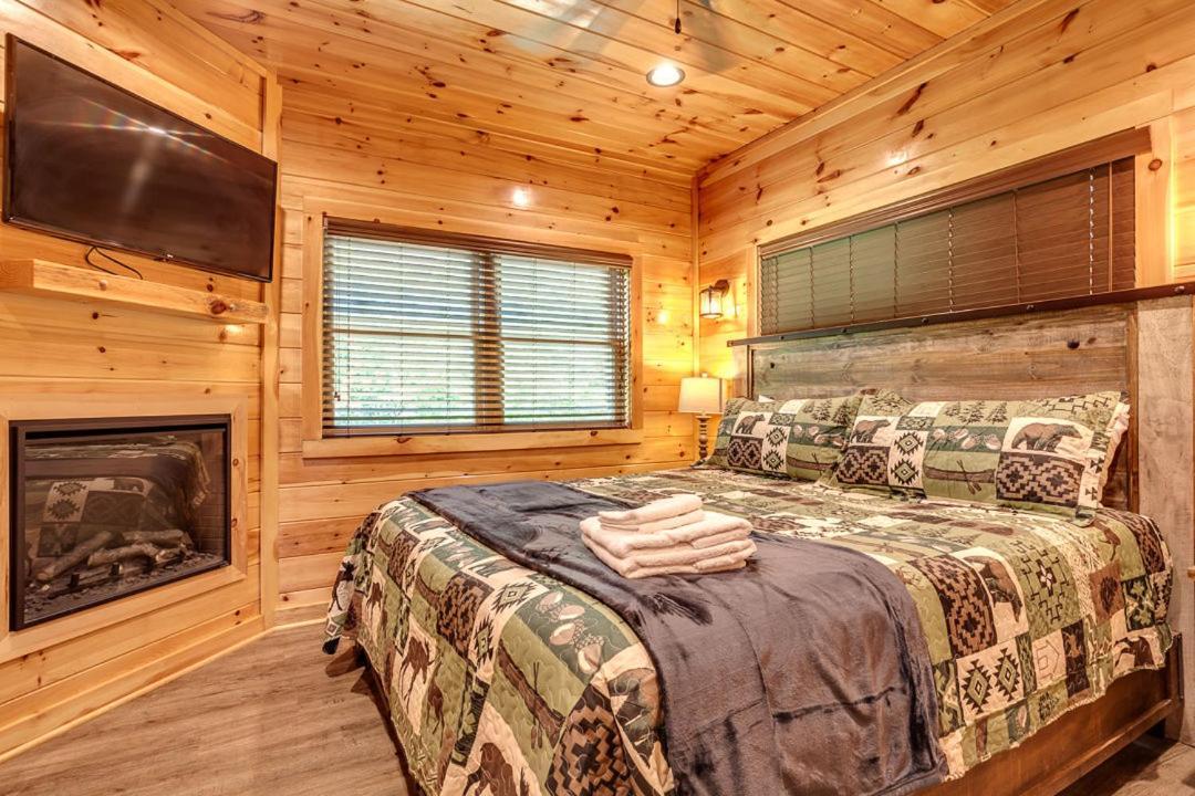 Gatlinburg Cabin With Private Hot Tub By Staycating מראה חיצוני תמונה