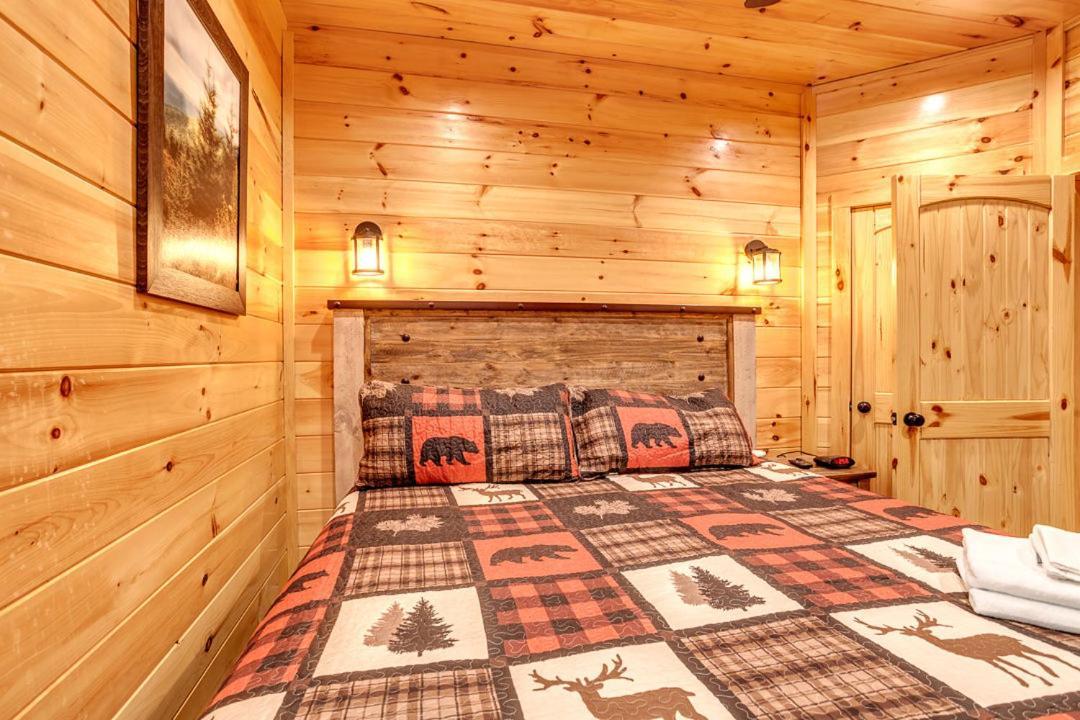 Gatlinburg Cabin With Private Hot Tub By Staycating מראה חיצוני תמונה