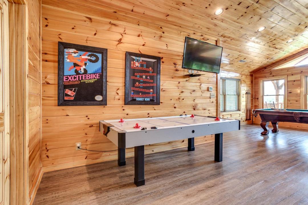 Gatlinburg Cabin With Private Hot Tub By Staycating מראה חיצוני תמונה