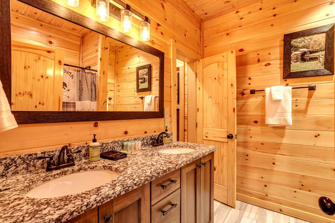 Gatlinburg Cabin With Private Hot Tub By Staycating מראה חיצוני תמונה